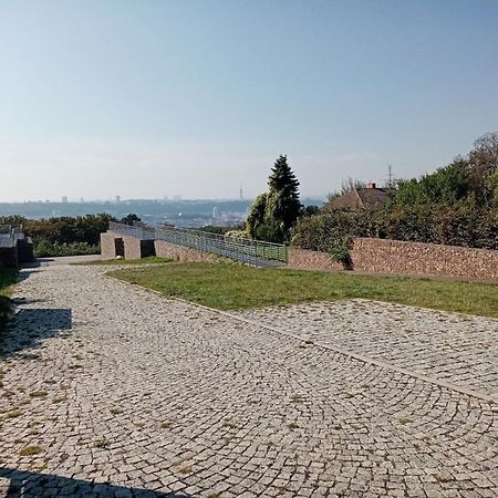 Apartman U Metra, 4 Hoste, Parking Free, Blizko O2 Arena Prag Exteriör bild