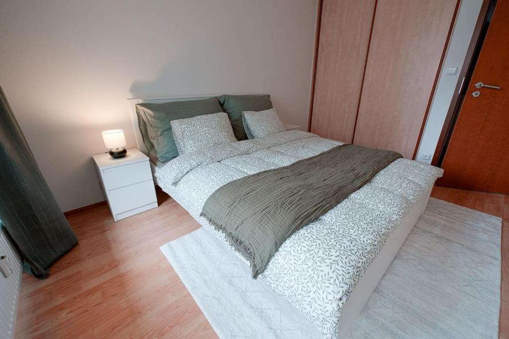 Apartman U Metra, 4 Hoste, Parking Free, Blizko O2 Arena Prag Exteriör bild