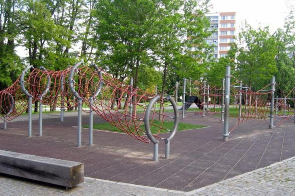 Apartman U Metra, 4 Hoste, Parking Free, Blizko O2 Arena Prag Exteriör bild